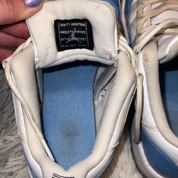 Air Jordan 11s Retro - Picture 6 of 8